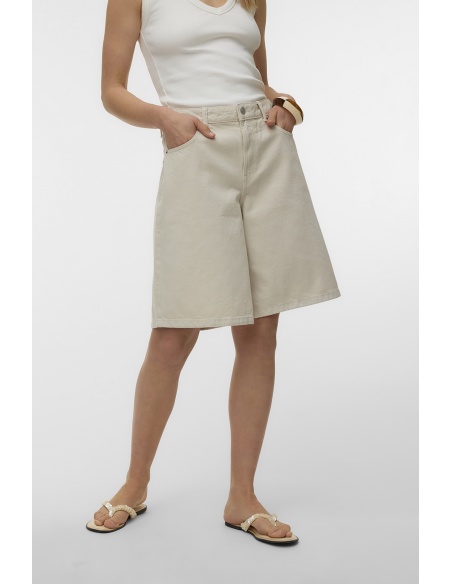 VERO MODA ECRU SHORTS