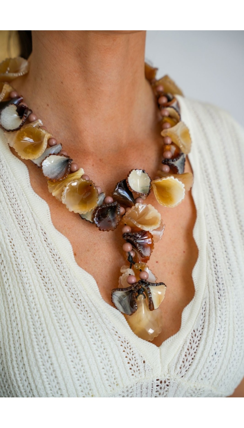 Collana con conchiglia di cammello CYMBIOLA