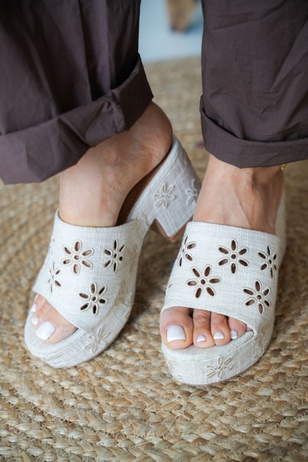 Beige Flower Heels CAMÉLIA