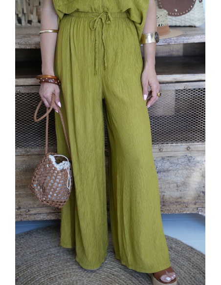 Green Women's Trousers E26 - Elegance and Comfort Guaranteed
