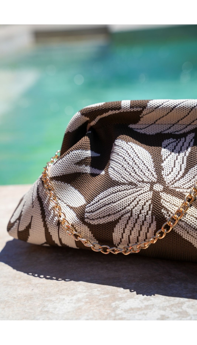 Braune Blumen-Clutch SULAYE