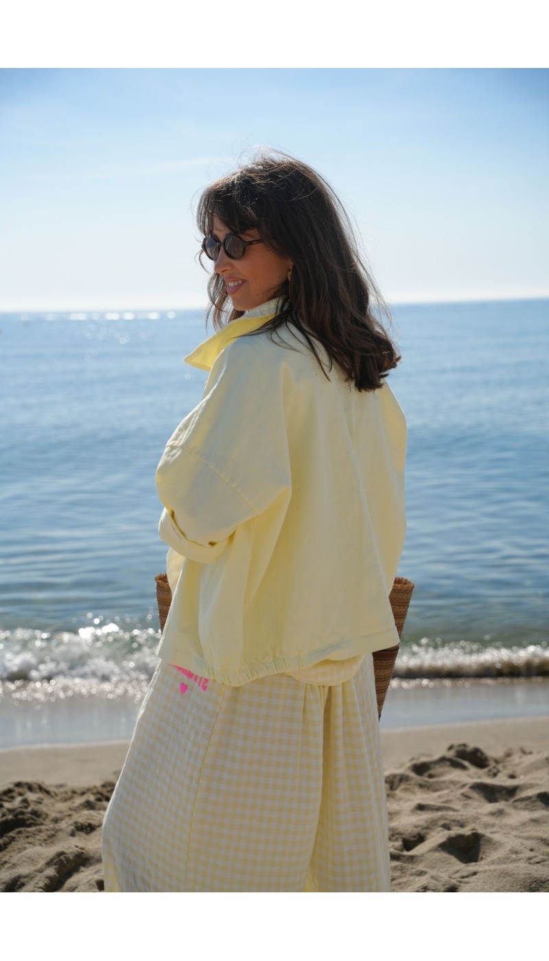 Veste Courte Jaune IRIS - Élégance et Style à Petit Prix