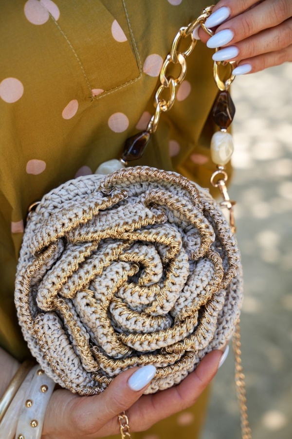 Pochette Fleur Ecru BERLIANE - Accessoire Chic & Élégant