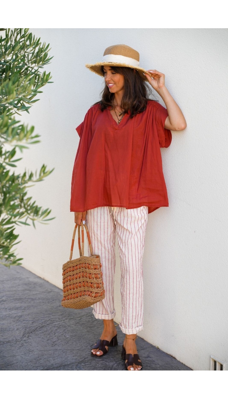 Pantalon Rayé Rouge ROSY - Élégance et Confort à Domicile
