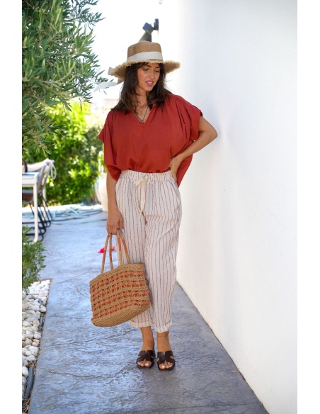 Pantalon Rayé Rouge ROSY - Élégance et Confort à Domicile