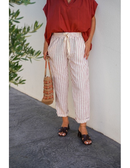 Pantalon Rayé Rouge ROSY - Élégance et Confort à Domicile