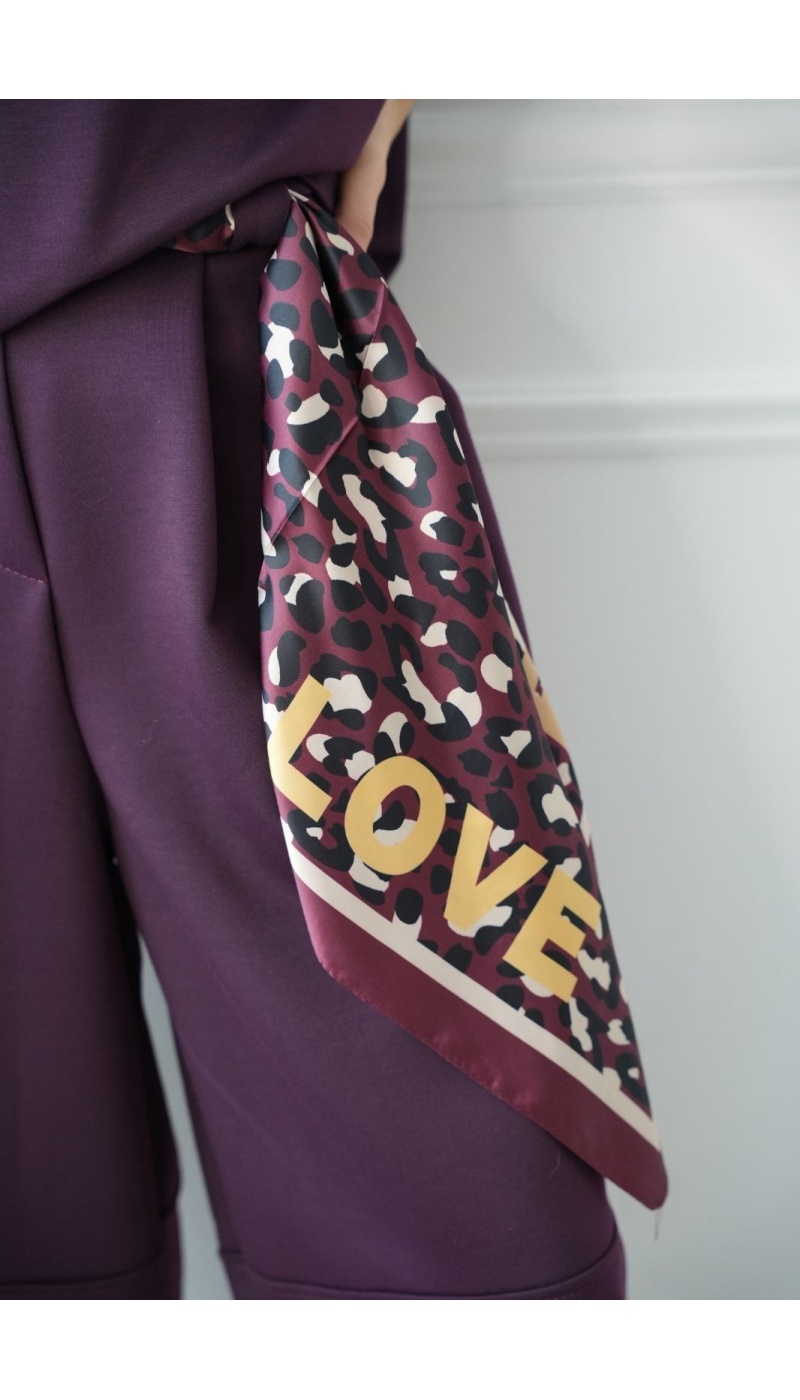 FOULARD LOVE PRUNE H26 Noho - 1 | Welcome