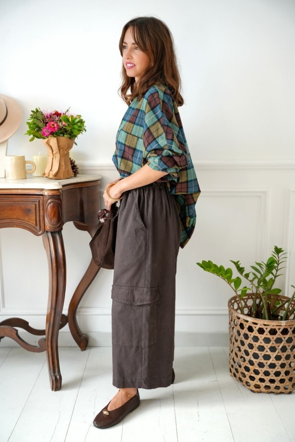 Pantalon Large Cargo Johanna Marron LARINA Johanna - 1 | Accueil 2
