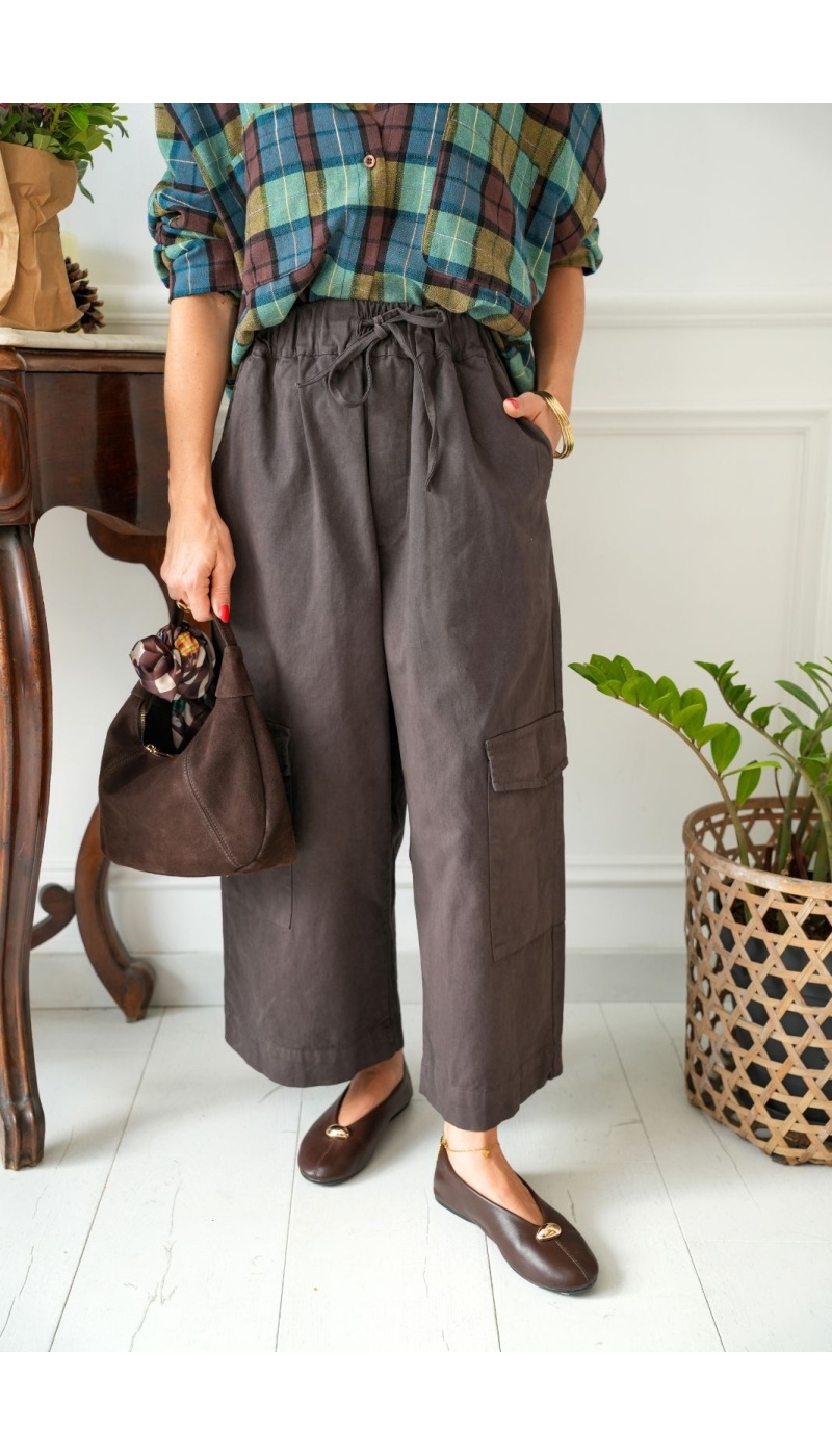Pantalon Large Cargo Johanna Marron LARINA Johanna - 3 | Accueil