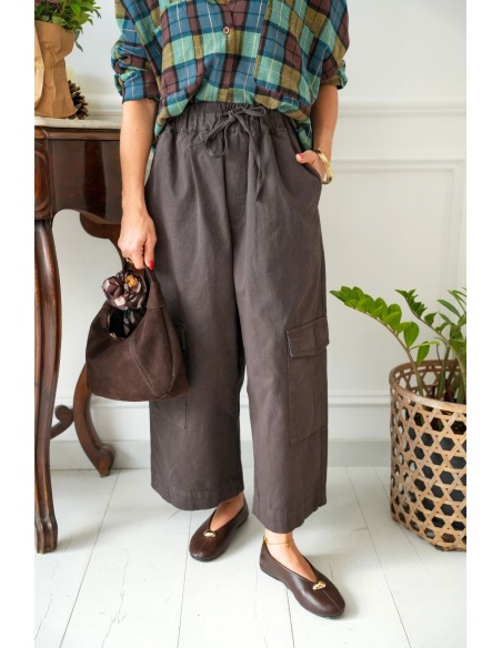 Pantalon Large Cargo Johanna Marron LARINA Johanna - 3 | Accueil