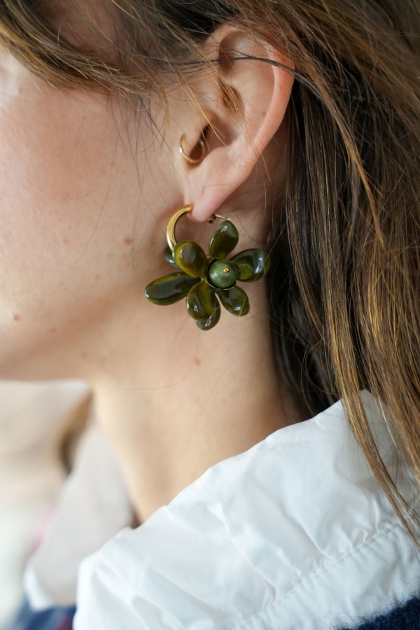 BOUCLES D'OREILLES FLEURS VERT H26 Noho - 1 | Welcome